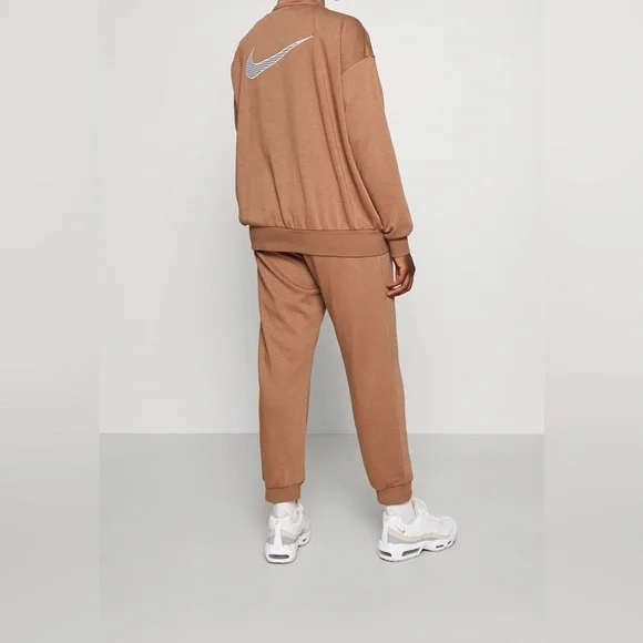 Nike Brown Sweatshirt - Picture 4 of 9